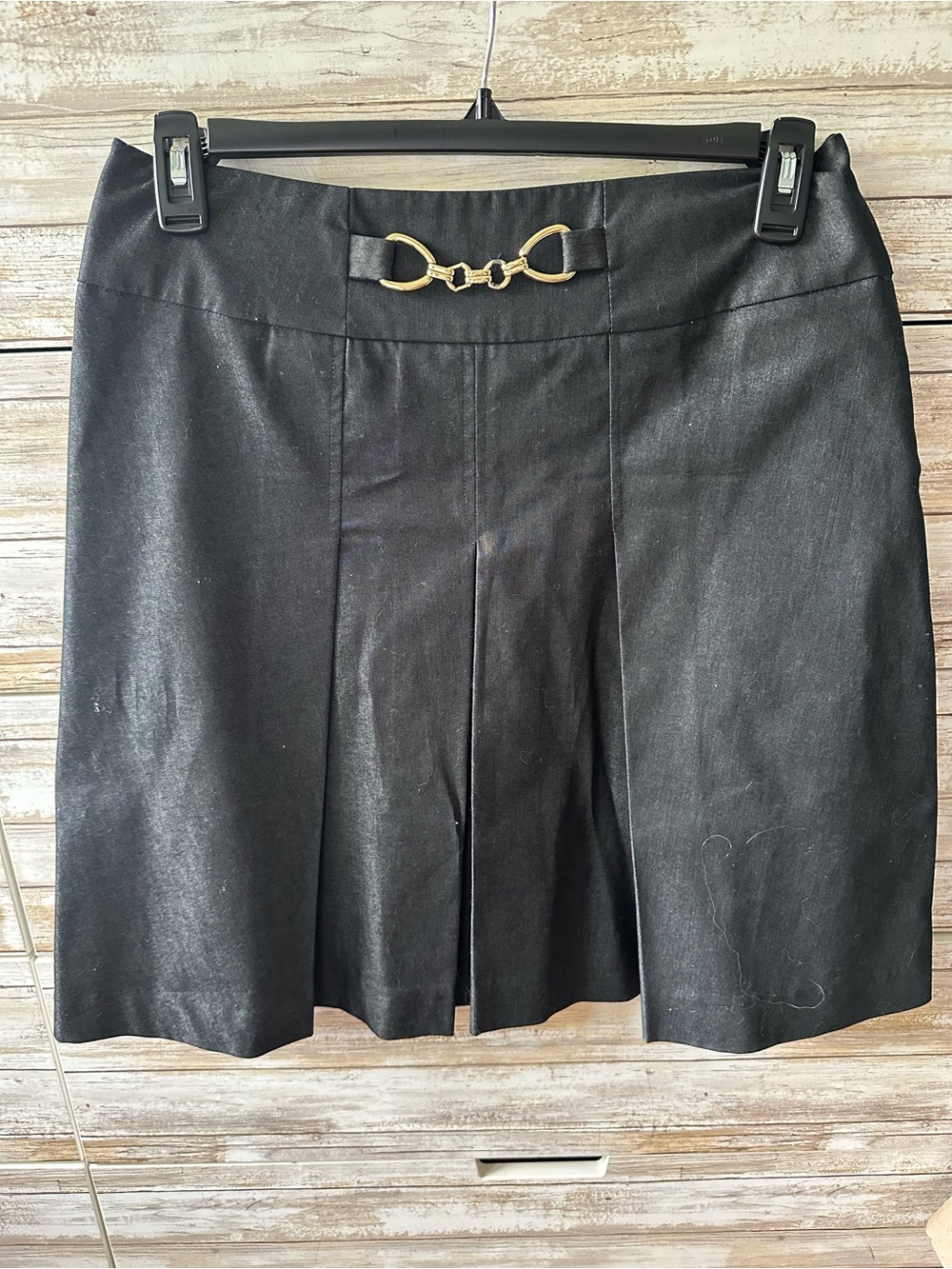 🖤 New York & Company Black Gold Hardware Pleated Skirt Size 10